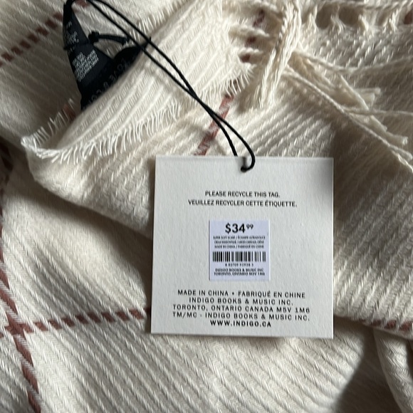 Love & Lore wrap scarf - Picture 3 of 5